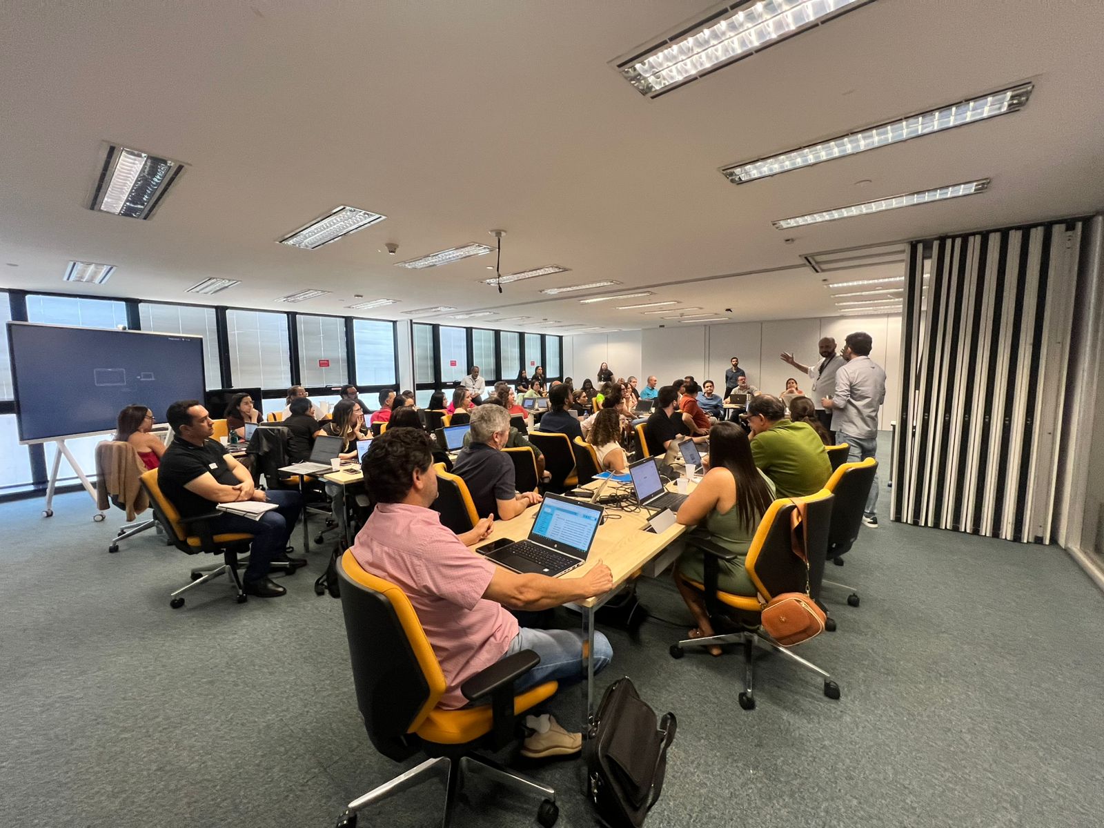 Secretaria de Educação reúne Diretores Administrativos Financeiros para imersão no novo sistema da Caixa Escolar