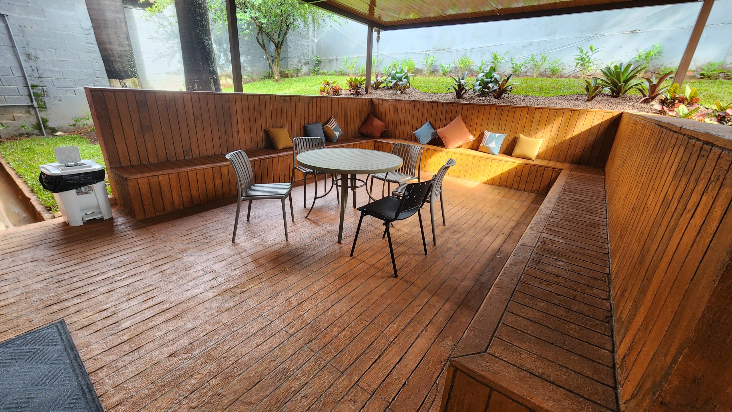 Escola Estadual Leonina Mourthé de Araújo investe recursos da Caixa Escolar e transforma espaços de aprendizagem em Santa Luzia