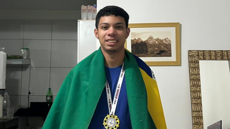 Estudante da rede estadual é selecionado para olimpíadas internacionais e coleciona conquistas acadêmicas