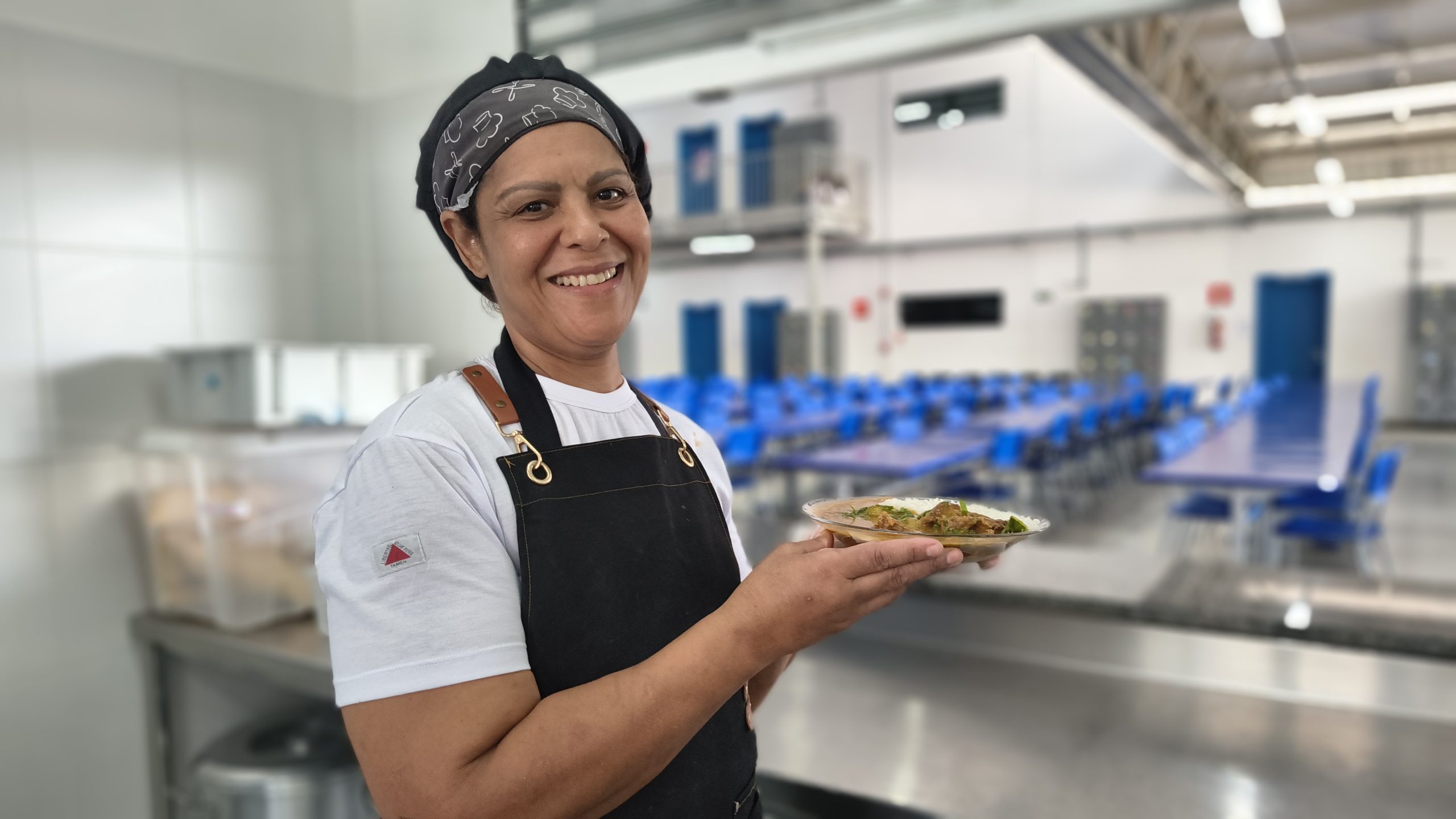 Emenda do Governo de Minas assegura adicional de insalubridade a mais de 37 mil Auxiliares de Serviços de Educação Básica