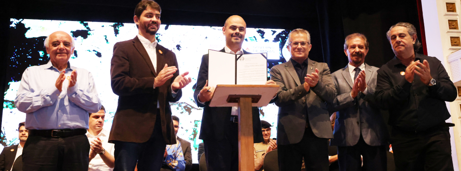 Governo de Minas transfere capital para Pouso Alegre anuncia dois novos Colégios Tiradentes para o Sul do estado