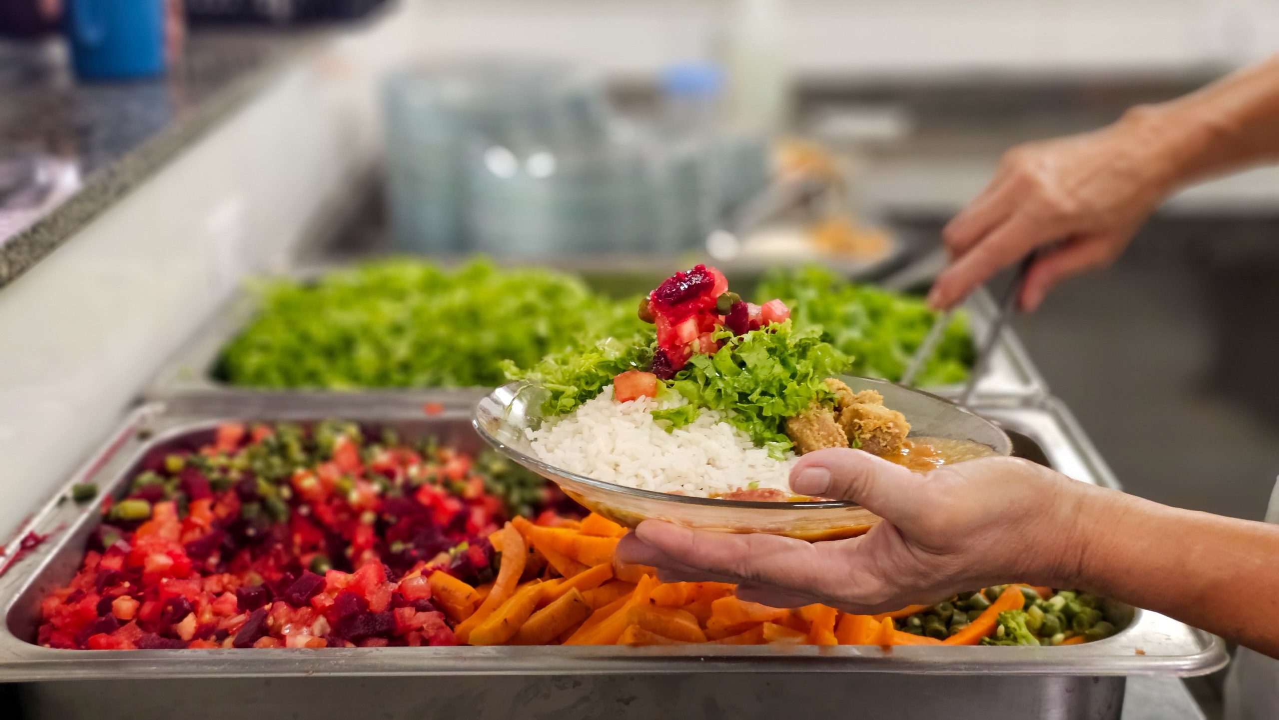 Governo de Minas amplia em mais de sete vezes equipe de nutricionistas da rede estadual