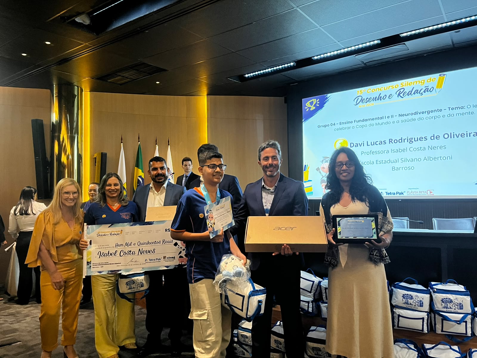 Estudantes da rede estadual de Minas conquistam prêmios em concurso de desenho e redação sobre o leite
